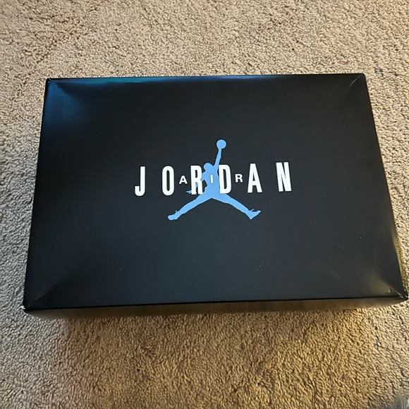 Jordan 11 legend blue slightly worn - Picture 4 of 5